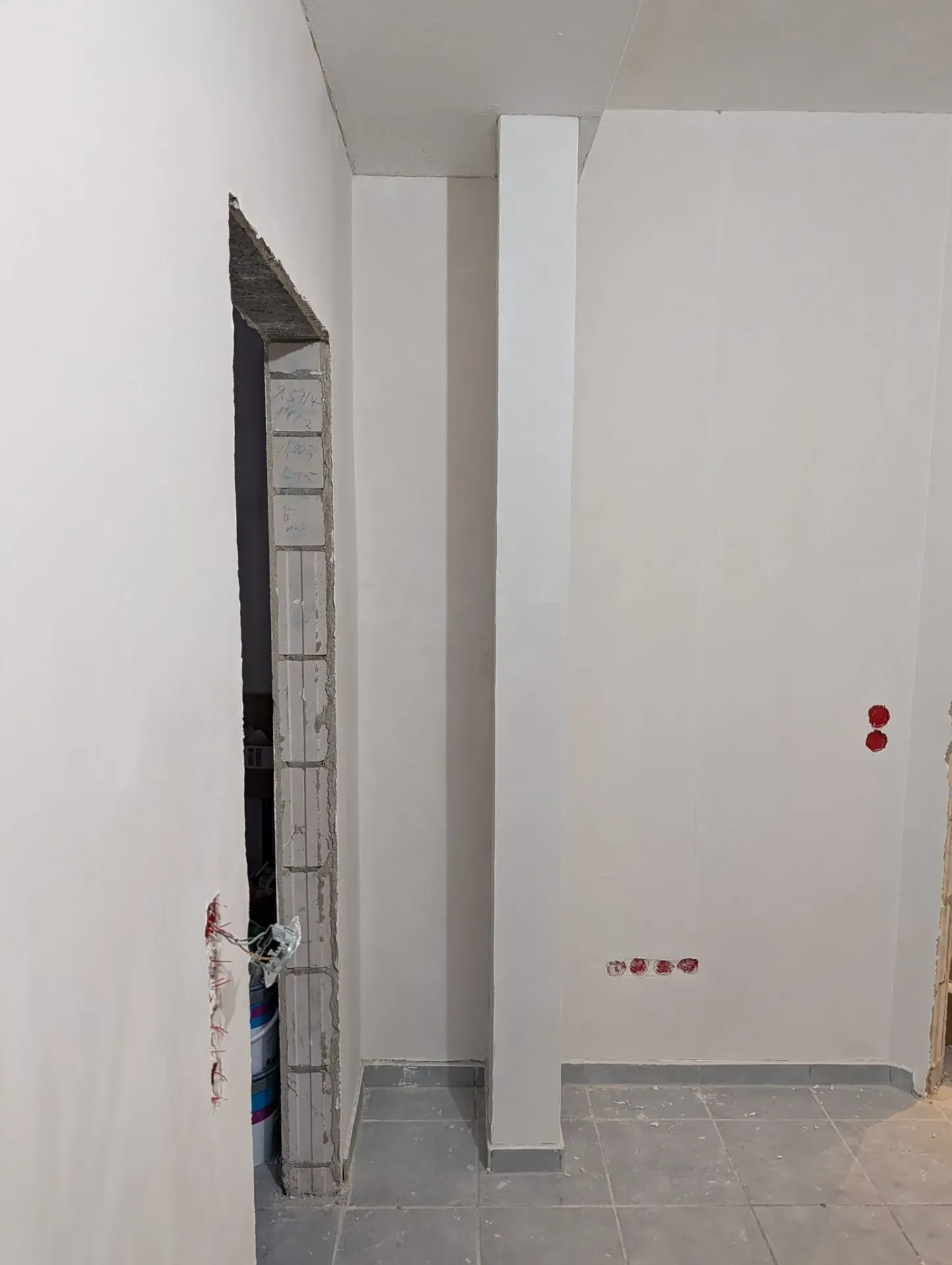 Küche komplett gespachtelt und geschliffen, Bild 1 von 4