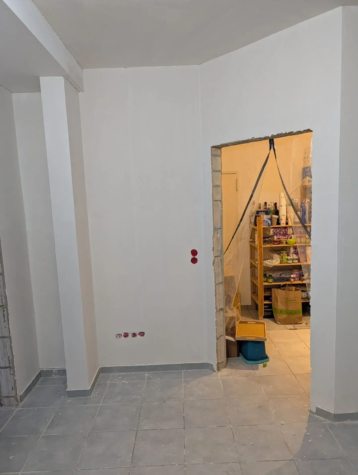 Saubere Anschlüsse an Türöffnung und Wand in Münster