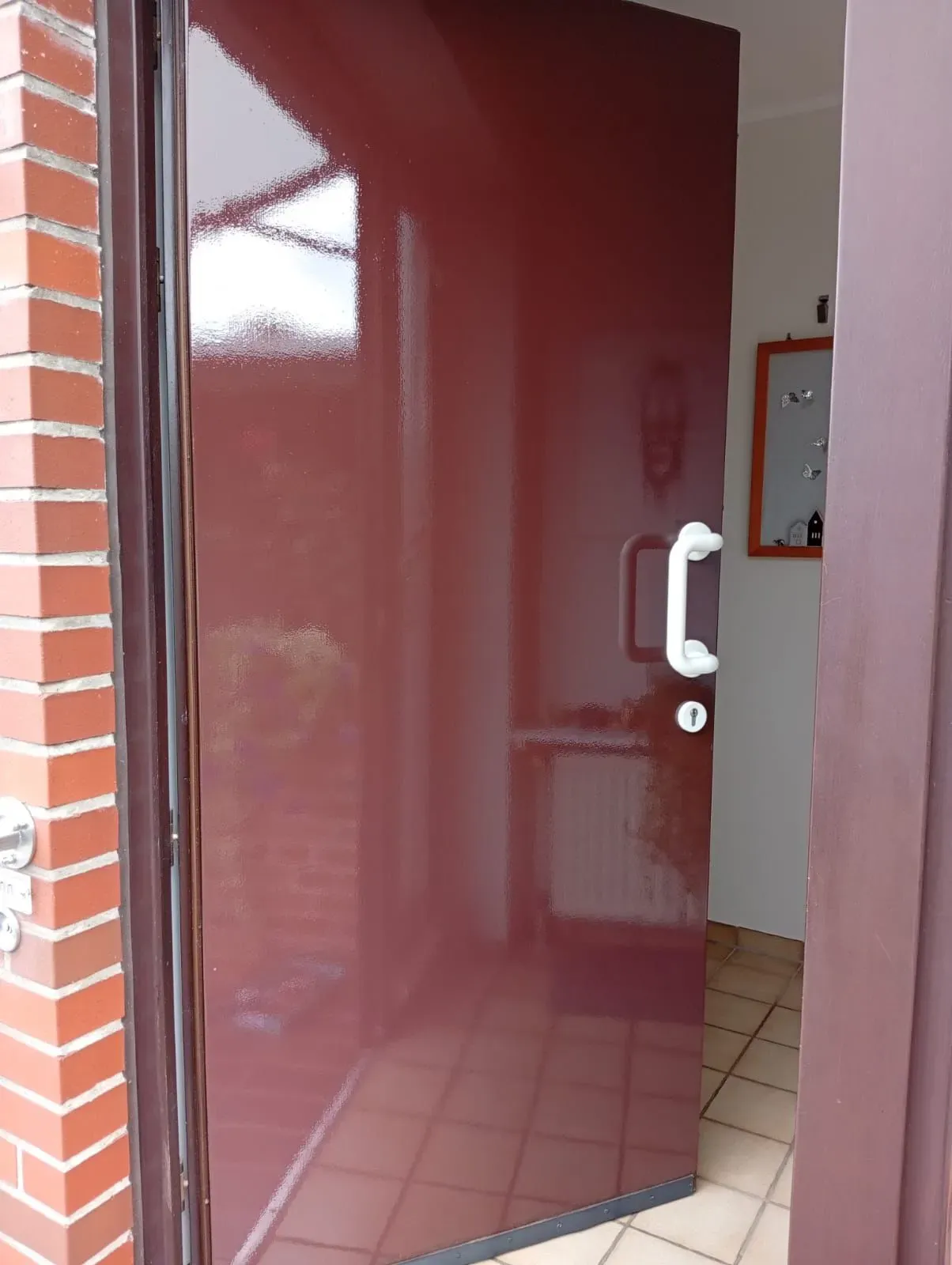 Altbautür neu lackiert